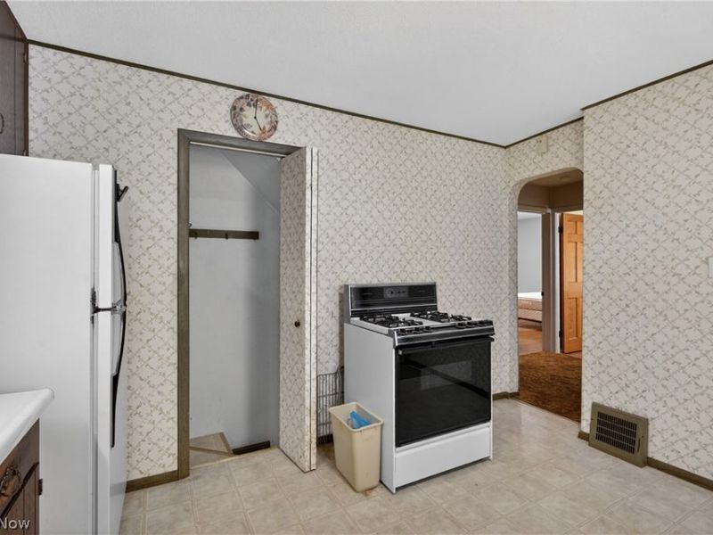23660 Colbourne Road, Euclid, OH 44123 Photo 5