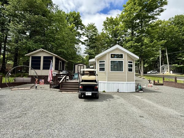 218 Hickory Place , Covington Twp, PA 18424