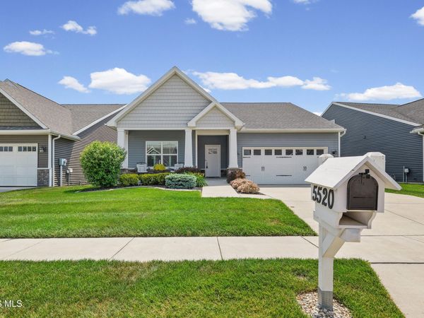 5520 Willow Circle, Sylvania, OH 43560