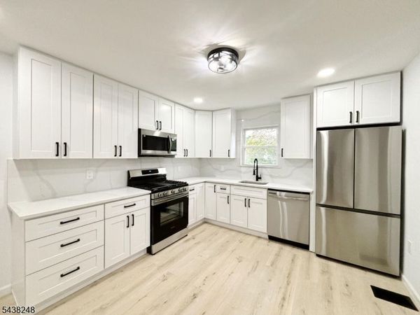 121 Henderson St, Phillipsburg, NJ 08865