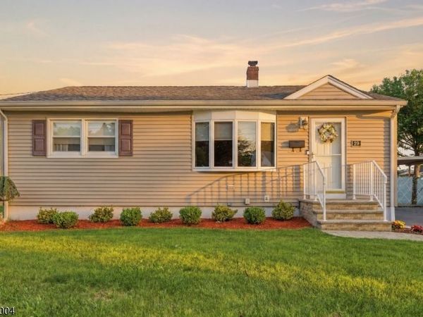 29 Corsi Rd, Bloomfield, NJ 07003
