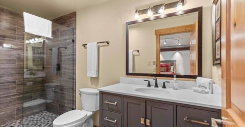 10871 Silver Fir Drive, Truckee, CA 96161 Photo