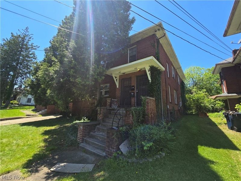 2424 Elm Street, Youngstown, OH 44505 Photo 1
