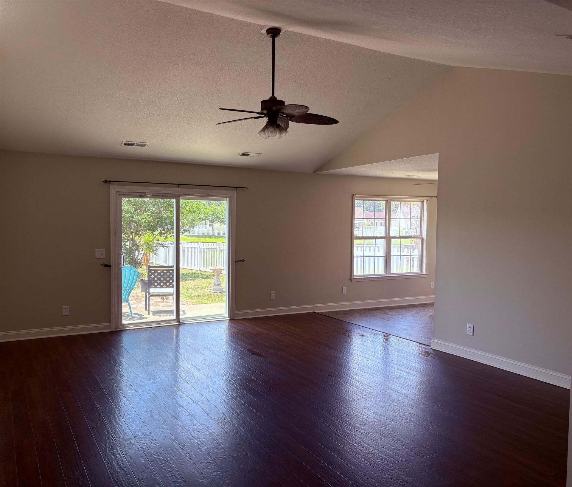 208 Hickory Springs Ct.  Photo 5