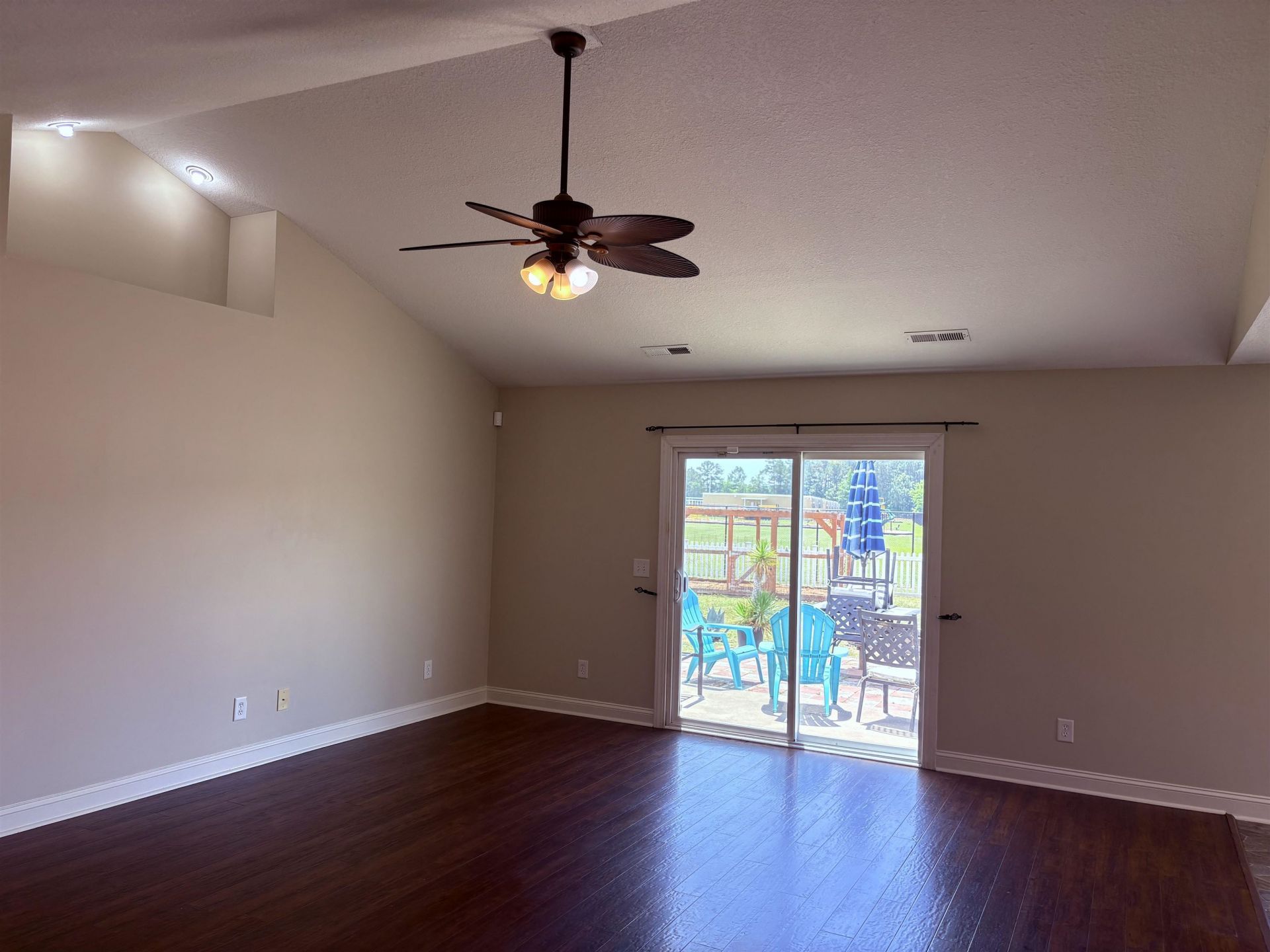 208 Hickory Springs Ct.  Photo 7