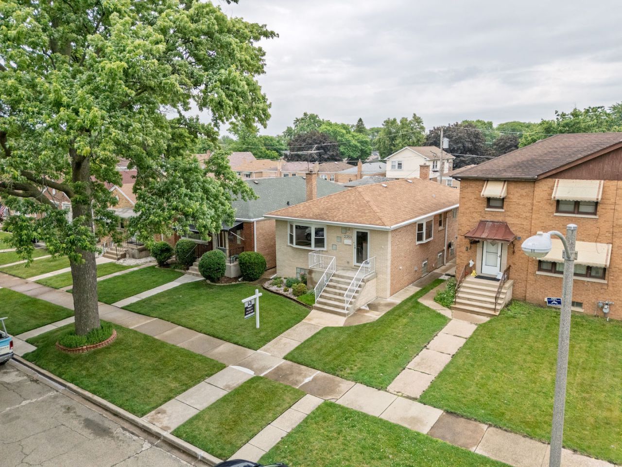 2359 Burr Oak Avenue , North Riverside, IL 60546