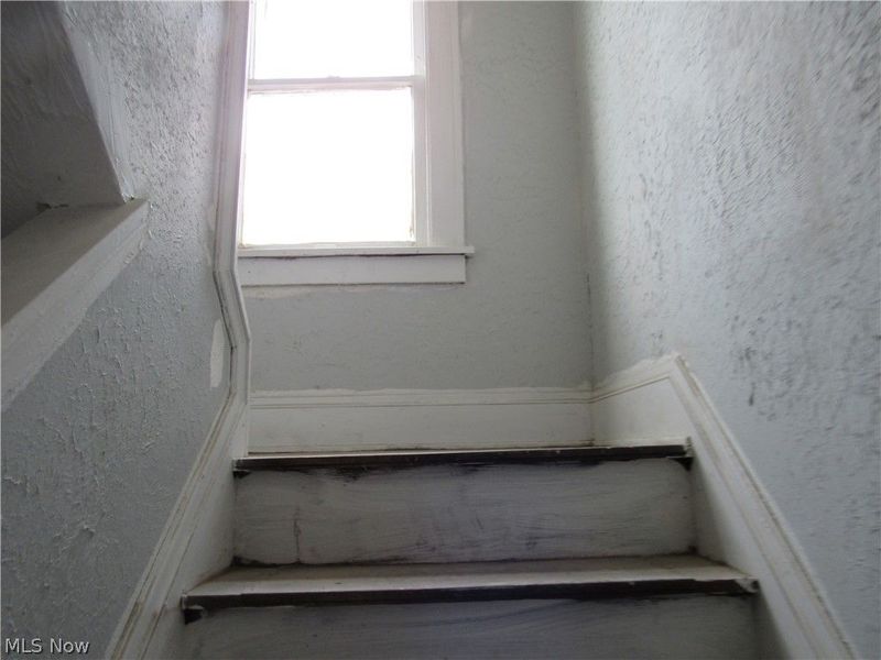 889 E 128th Street, Cleveland, OH 44108 Photo 13