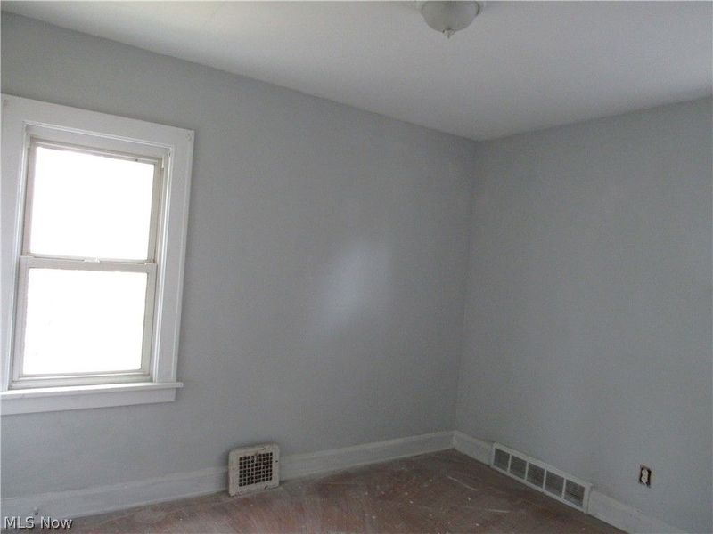 889 E 128th Street, Cleveland, OH 44108 Photo 14