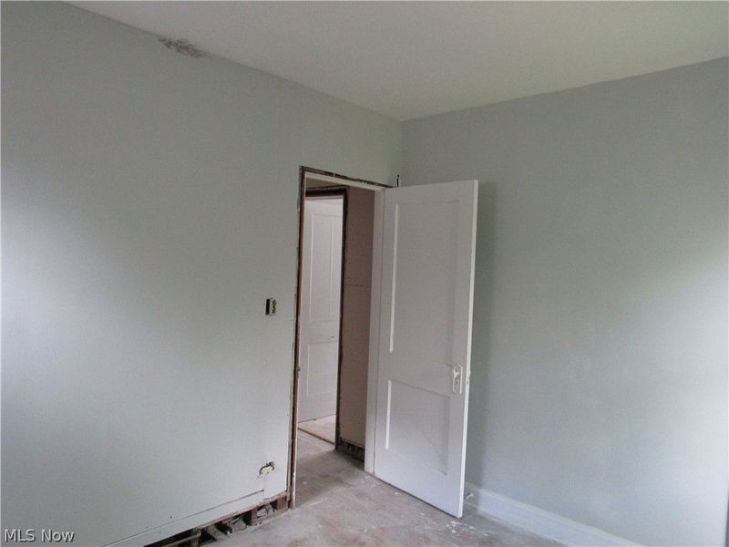 889 E 128th Street, Cleveland, OH 44108 Photo 15
