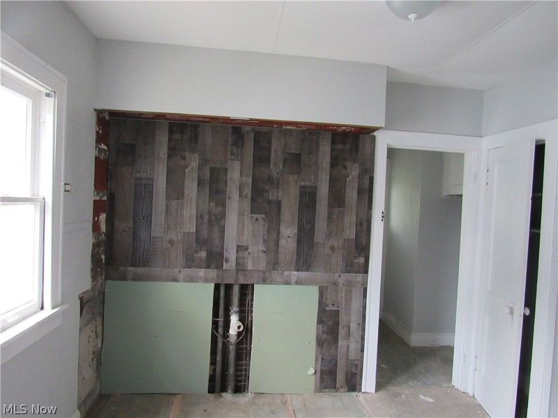 889 E 128th Street, Cleveland, OH 44108 Photo 19