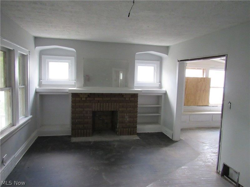 889 E 128th Street, Cleveland, OH 44108 Photo 2
