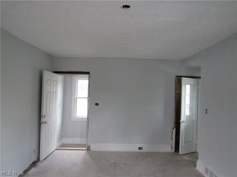 889 E 128th Street, Cleveland, OH 44108 Photo 23