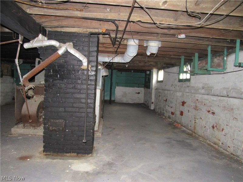 889 E 128th Street, Cleveland, OH 44108 Photo 28