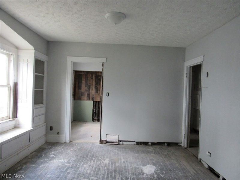 889 E 128th Street, Cleveland, OH 44108 Photo 4