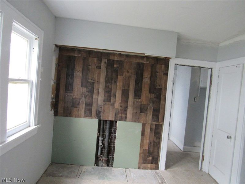 889 E 128th Street, Cleveland, OH 44108 Photo 5