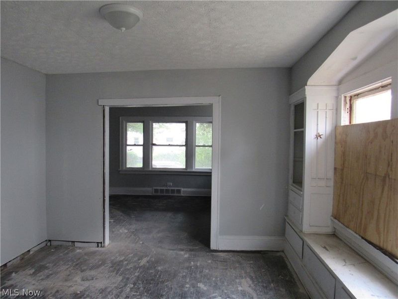 889 E 128th Street, Cleveland, OH 44108 Photo 6
