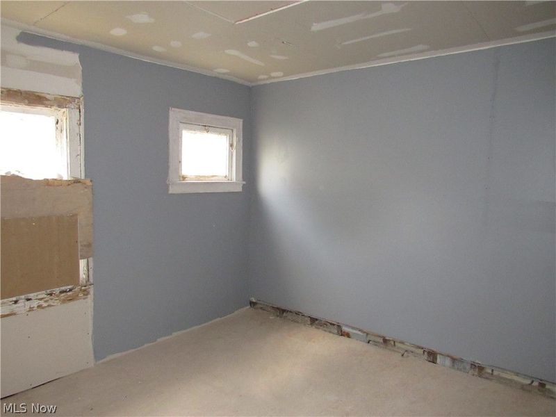 889 E 128th Street, Cleveland, OH 44108 Photo 8