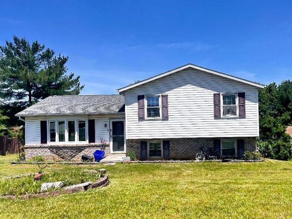 46 ALLEN DRIVE, HANOVER, PA 17331