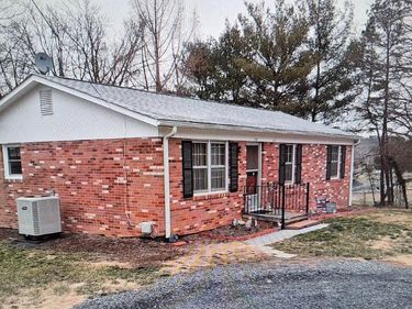 332 W DUCK STREET, FRONT ROYAL, VA 22630