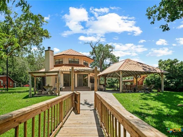 129 & 130 Selkirk Drive , Bay City, TX 77414