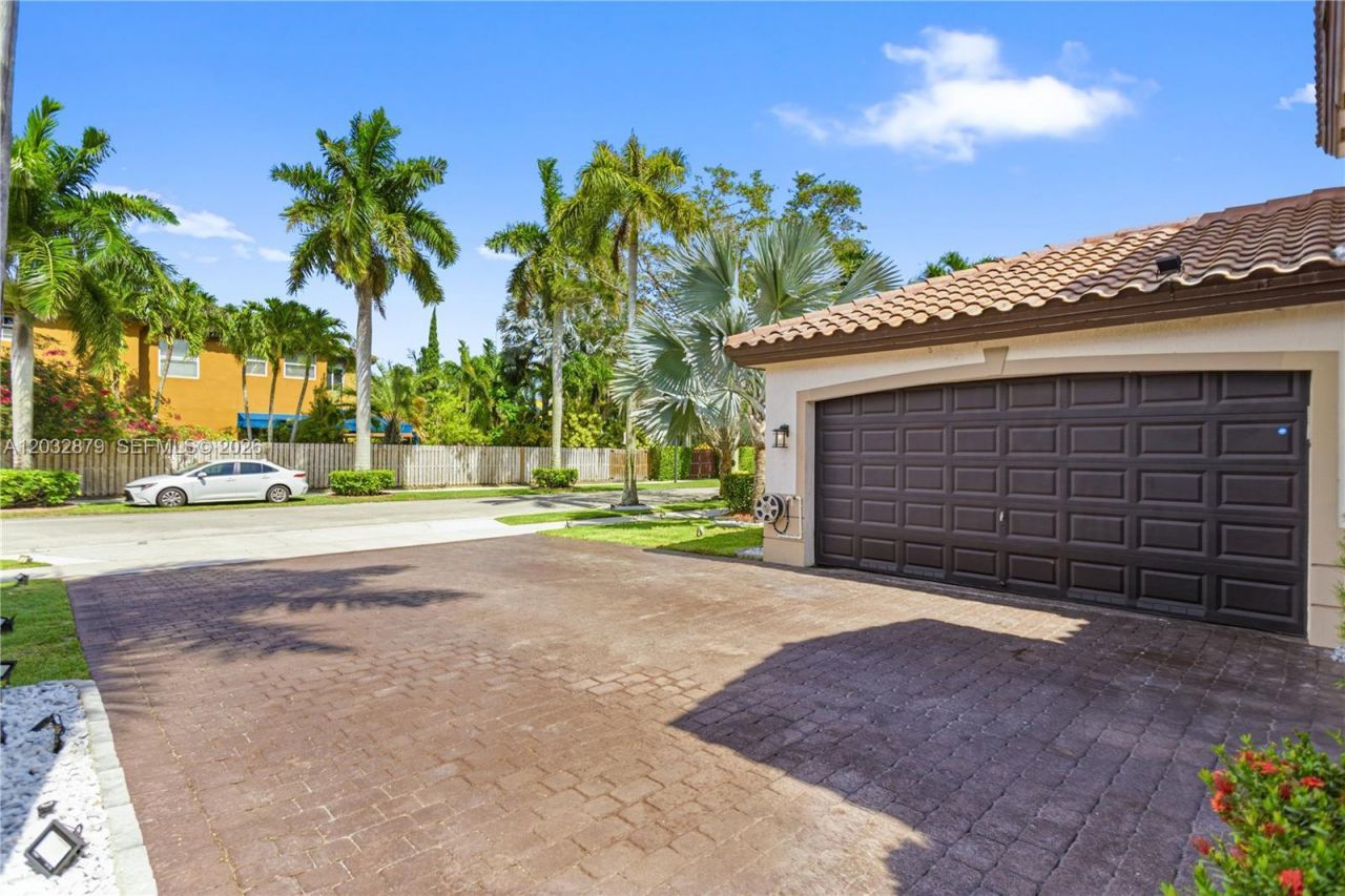 6240 SW 163rd Pl , Miami, FL 33193 Photo