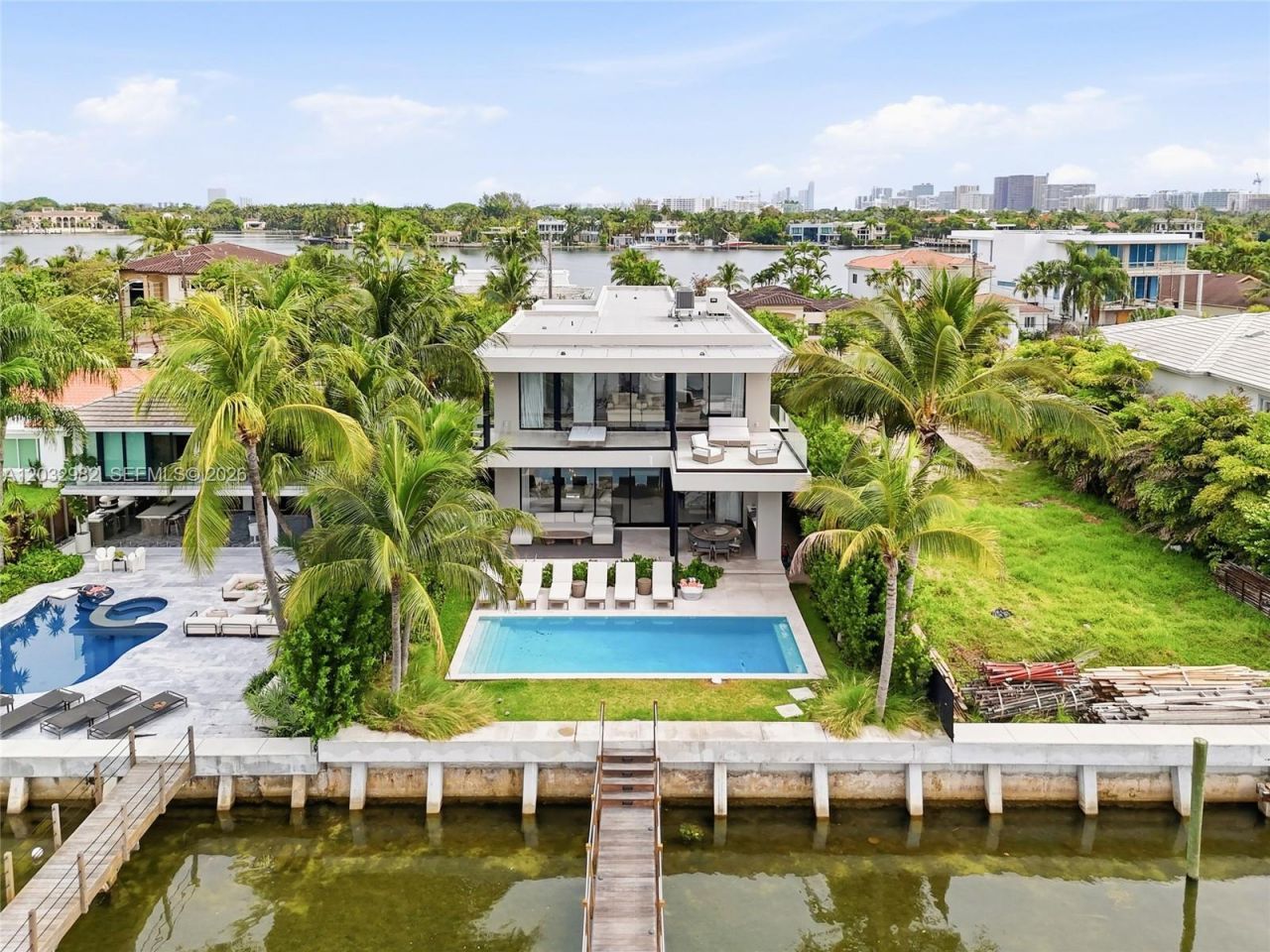1050 Stillwater Dr , Miami Beach, FL 33141 Photo