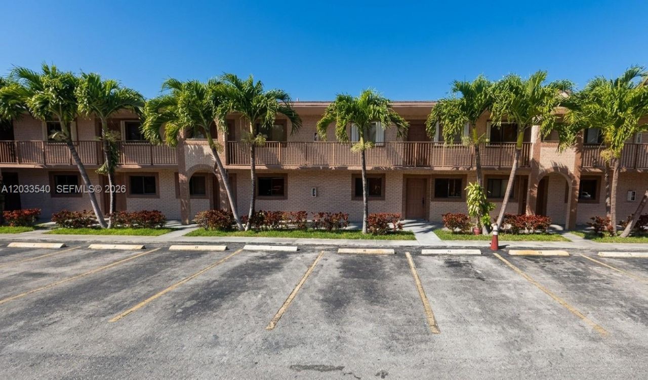 2348 W 56th St , Unit 19, Hialeah, FL 33016 Photo