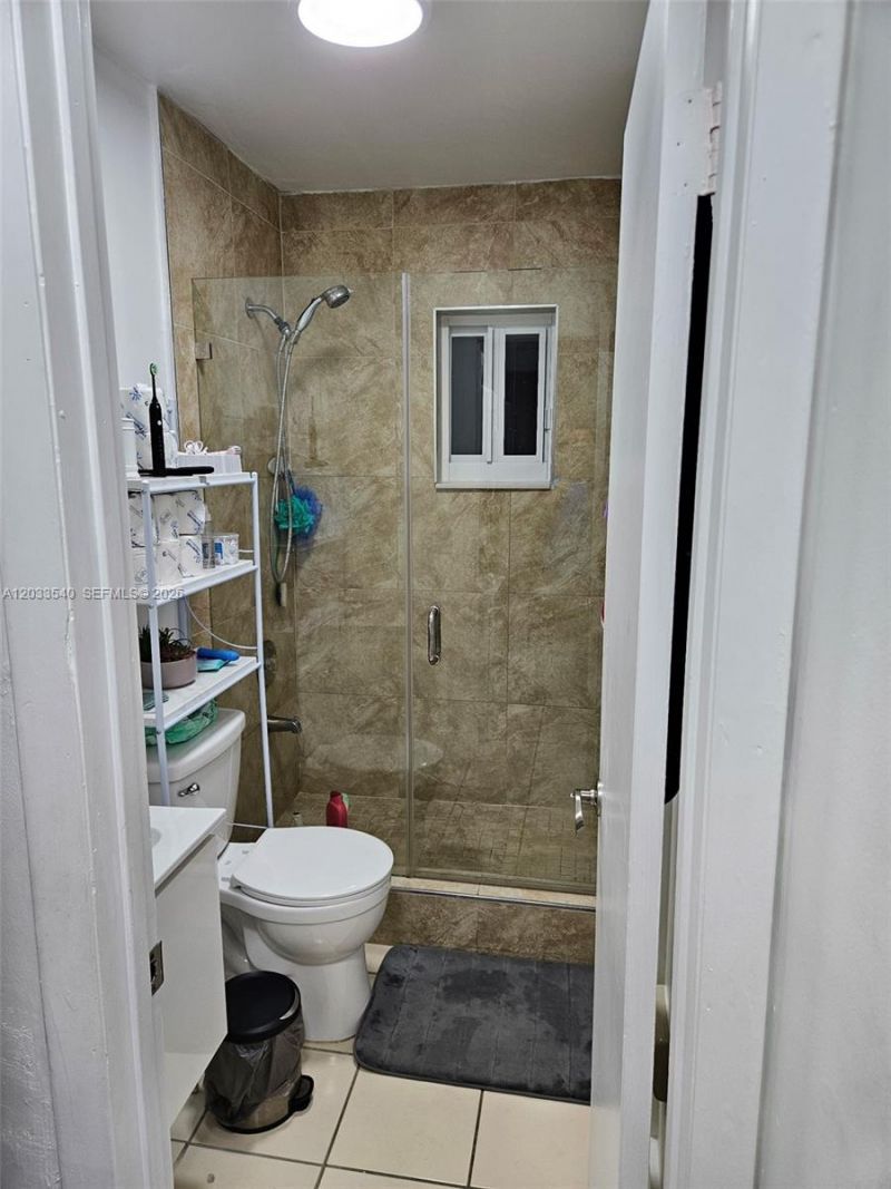 2348 W 56th St , Unit 19, Hialeah, FL 33016 Photo