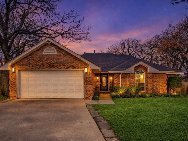 2209 Whispering Oaks , Denton, TX 76209