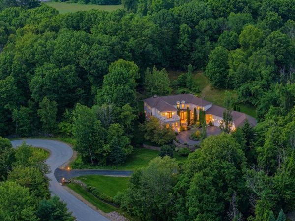 15 Chardonnay Terrace, Bedford, NH 03110