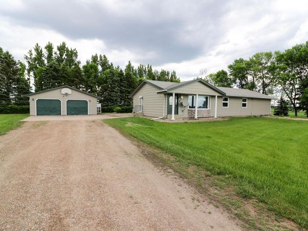1320 9th Avenue NE, Thompson, ND 58278