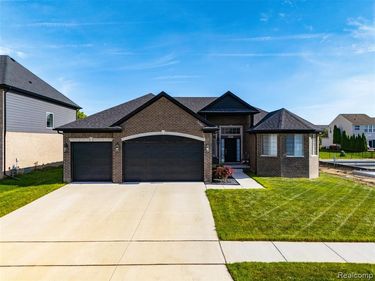 19077 Thompson Drive, Macomb Twp, MI 48042