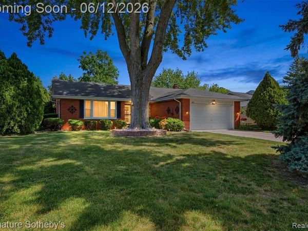 6344 Campus Drive, Dearborn Heights, MI 48127