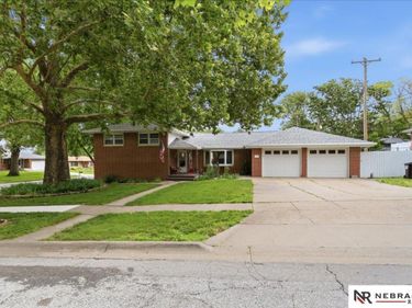 310 Dale Drive, Lincoln, NE 68510