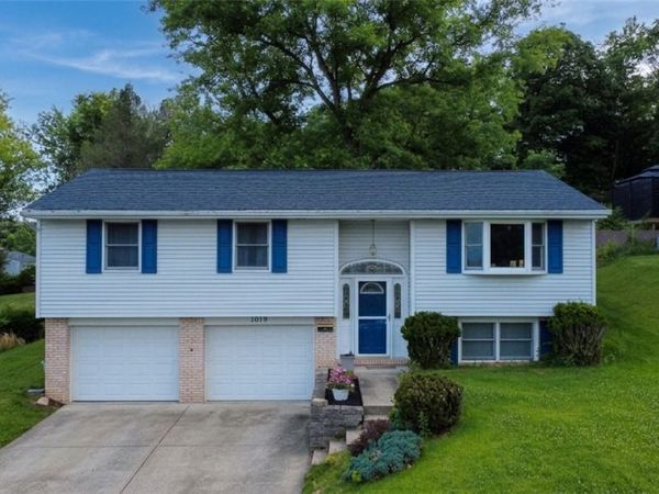 1019 Copsewood Drive, Bethel Park, PA 15102