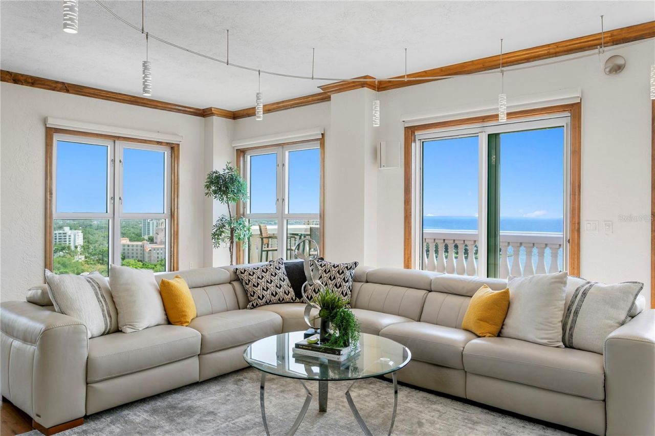 288 Beach Drive Ne, Unit PH-2A, Saint Petersburg, FL 33701 Photo