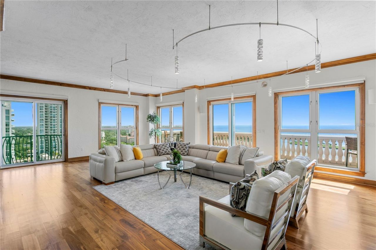 288 Beach Drive Ne, Unit PH-2A, Saint Petersburg, FL 33701 Photo