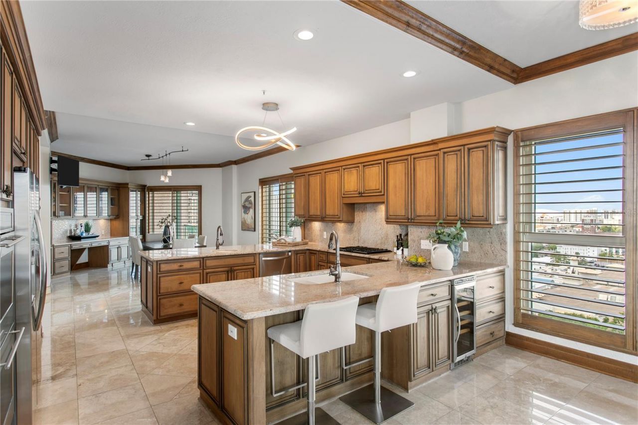 288 Beach Drive Ne, Unit PH-2A, Saint Petersburg, FL 33701 Photo