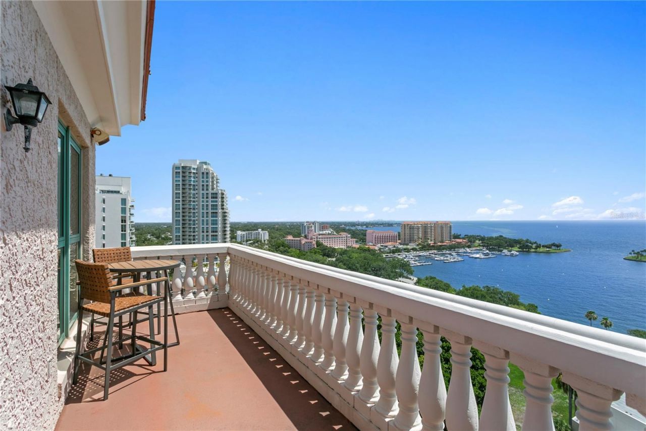 288 Beach Drive Ne, Unit PH-2A, Saint Petersburg, FL 33701 Photo