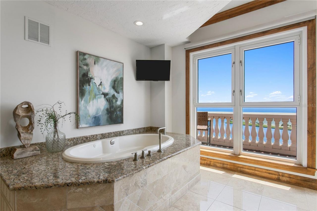 288 Beach Drive Ne, Unit PH-2A, Saint Petersburg, FL 33701 Photo
