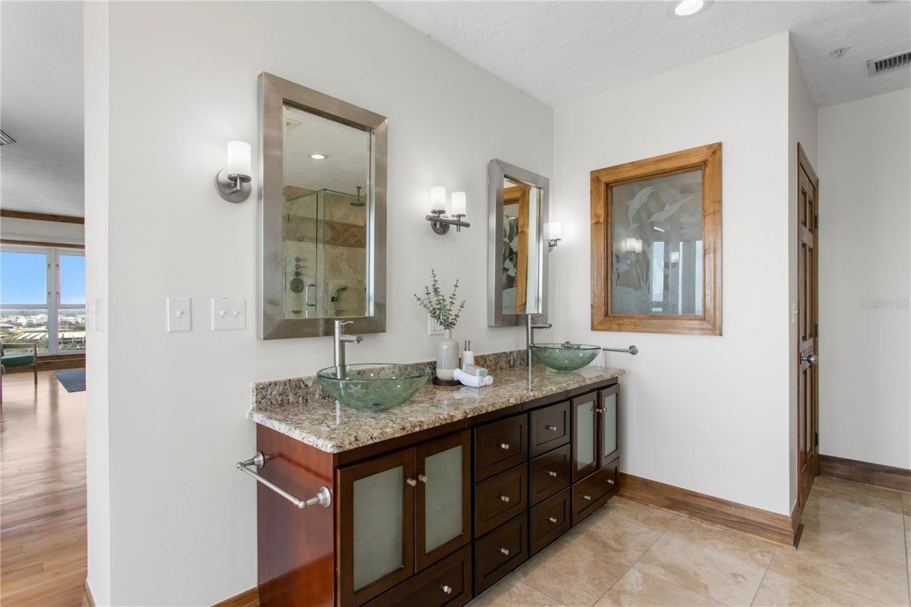 288 Beach Drive Ne, Unit PH-2A, Saint Petersburg, FL 33701 Photo