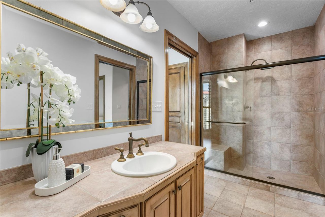 288 Beach Drive Ne, Unit PH-2A, Saint Petersburg, FL 33701 Photo