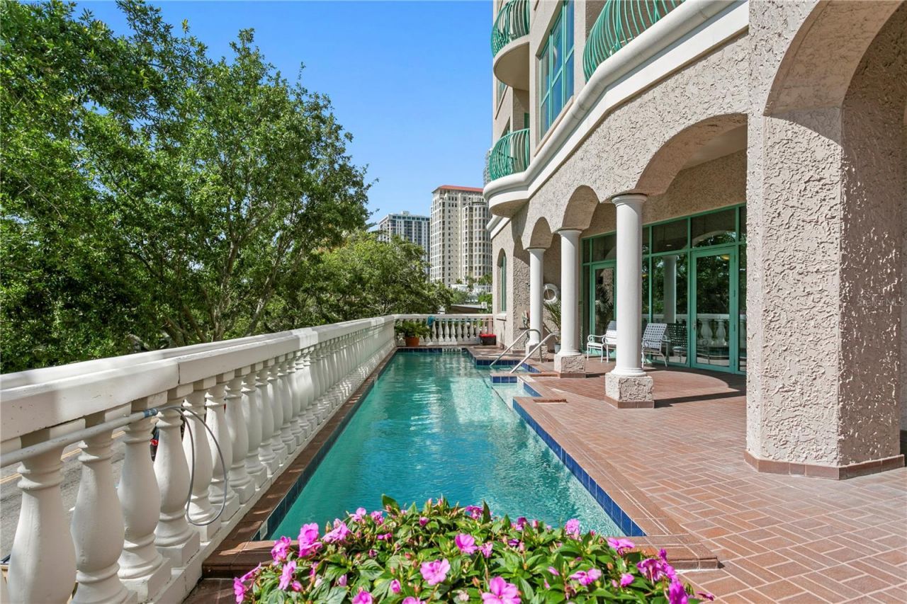 288 Beach Drive Ne, Unit PH-2A, Saint Petersburg, FL 33701 Photo