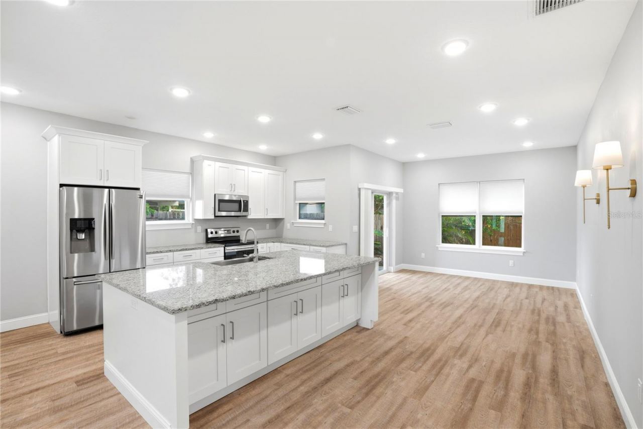 1712 31st Avenue N, Saint Petersburg, FL 33713 Photo