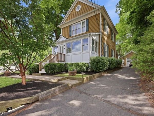 253 Essex St, Long Hill, NJ 07980