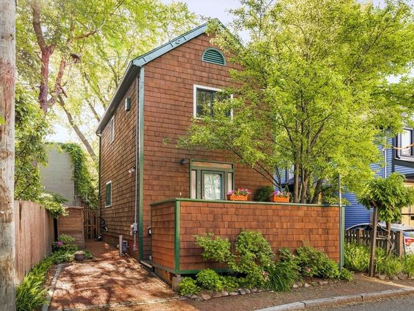 32 Bellis Circle, Cambridge, MA 02140