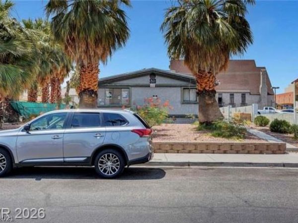 510 S 10th Street , Las Vegas, NV 89101
