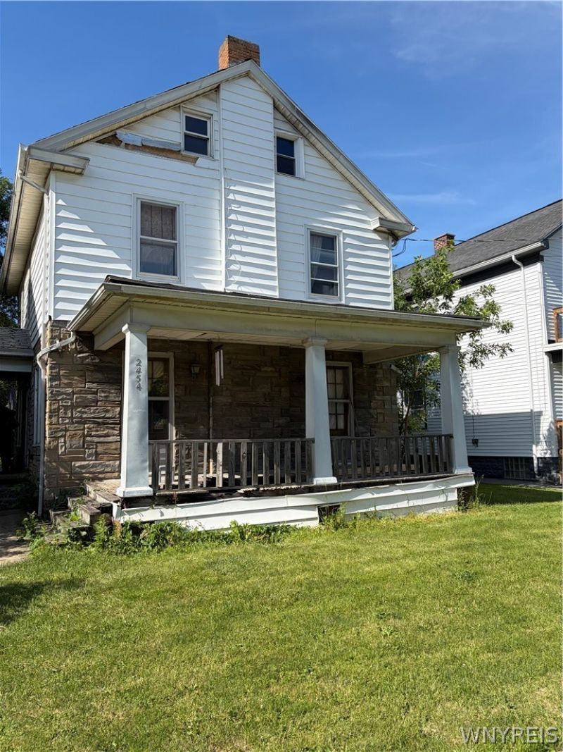 2454 Whitney Avenue, Niagara Falls, NY 14301 Main Photo