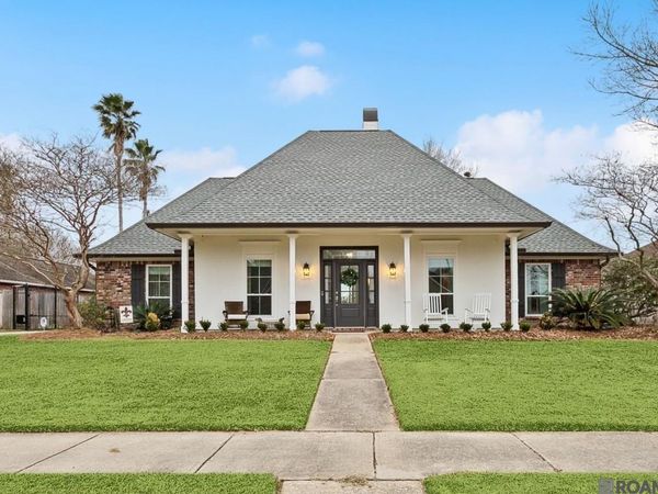 6016 Mourning Dove Dr, Saint George, LA 70817