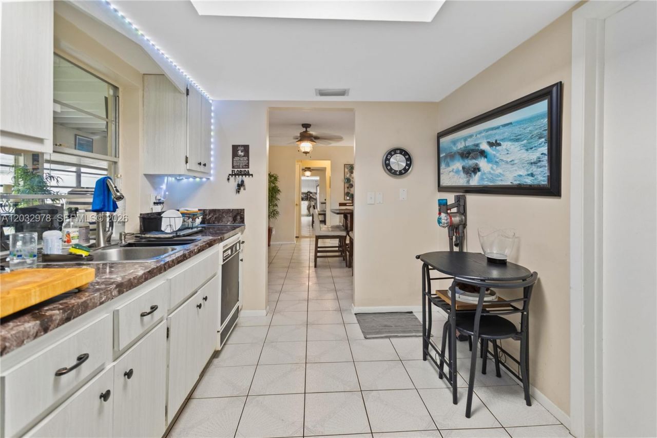 2930 NW 1st Dr , Pompano Beach, FL 33064 Photo
